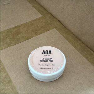 Free with purchase makeup remover pads